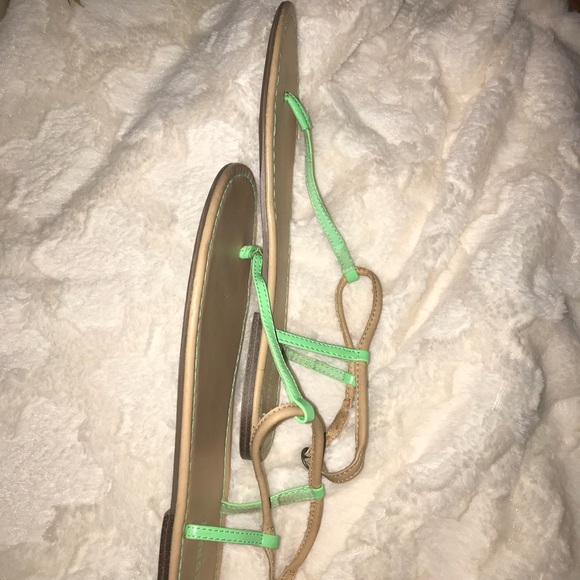 Old navy slip on sandal neon green size 10 - Picture 2 of 5